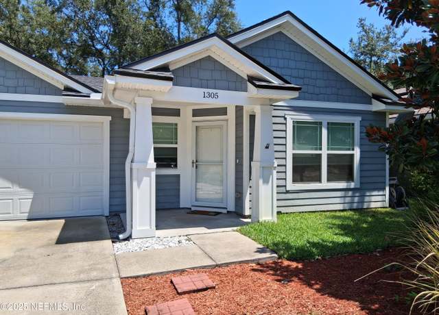 Property at 1305 Hickory St, Fernandina Beach, FL 32034, 2 beds, 1.5 baths