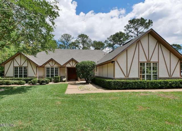 Property at 1742 Muirfield Dr, Green Cove Springs, FL 32043, 3 beds, 2.5 baths
