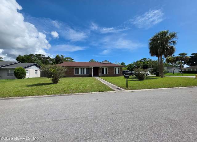 Property at 2 Bonita Dr, Ponte Vedra Beach, FL 32082, 4 beds, 2 baths