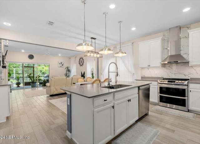 Property at 10171 Nala Ln, Jacksonville, FL 32218, 3 beds, 2 baths
