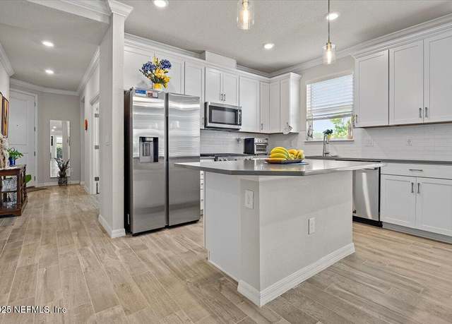 Property at 21 Yellow Iris Ct, Ponte Vedra, FL 32081, 2 beds, 2 baths