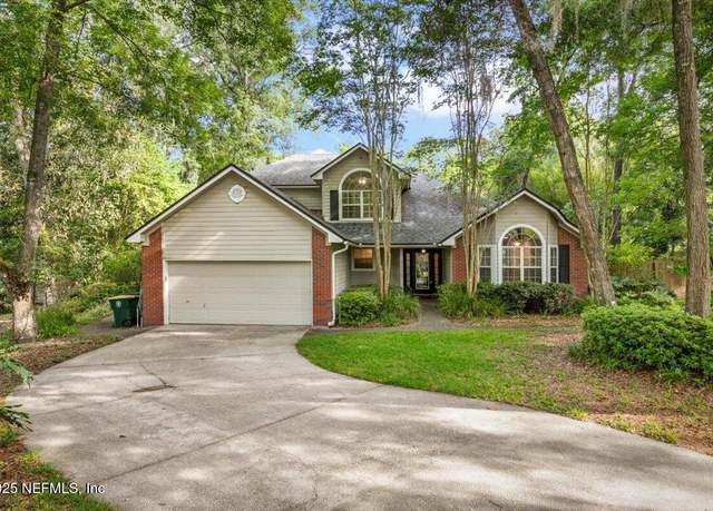Property at 12325 Field Bluff Rd, Jacksonville, FL 32223, 4 beds, 3 baths