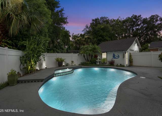Property at 1040 Old Hickory Rd, Jacksonville, FL 32207, 2 beds, 2 baths