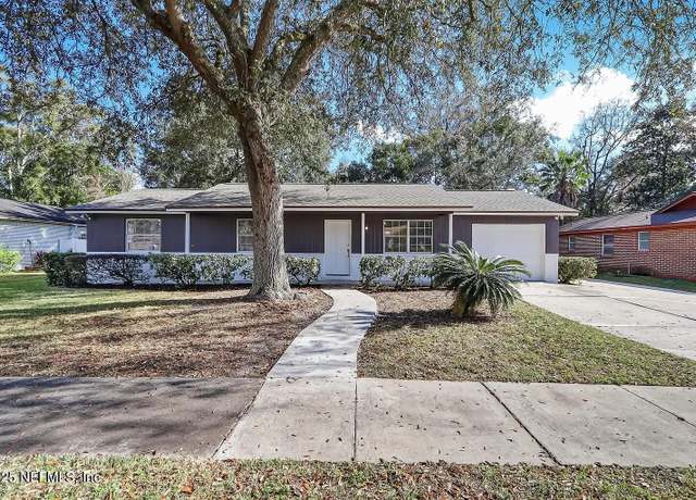 Property at 11531 Laguna Ct, Jacksonville, FL 32218, 3 beds, 2.5 baths