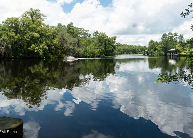 Property at 293 Lake Asbury Dr, Green Cove Springs, FL 32043, 3 beds, 2 baths