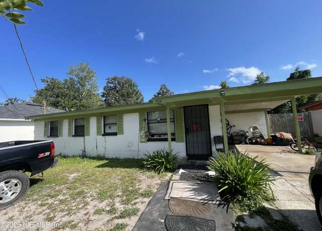 Property at 7514 Ridgeway Rd N, Jacksonville, FL 32244, 4 beds, 1.5 baths