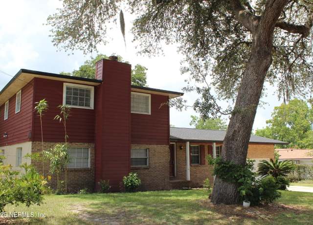 Property at 435 Taurus Ln, Orange Park, FL 32073, 4 beds, 2.5 baths