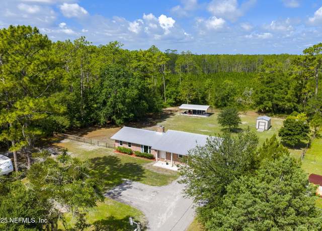Property at 935 Little Pond Rd, Green Cove Springs, FL 32043, 3 beds, 2.5 baths