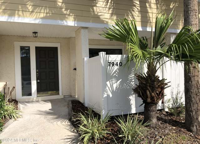 Property at 7940 Los Robles Ct #7940, Jacksonville, FL 32256, 3 beds, 2.5 baths