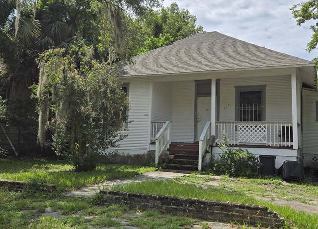 Property at 218 E 18th St, Jacksonville, FL 32206, 2 beds, 1 bath