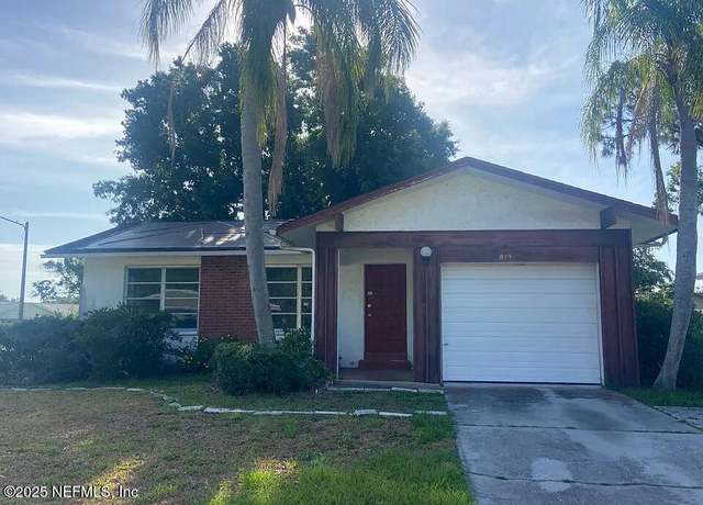 Property at 819 Helmsman Way, Palm Harbor, FL 34685, 2 beds, 2 baths