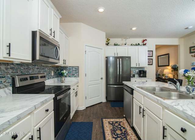 Property at 2470 Oak Stream Dr, Green Cove Springs, FL 32043, 5 beds, 3 baths