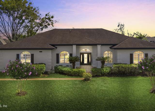 Property at 12626 Mission Hills Cir N, Jacksonville, FL 32225, 4 beds, 3.5 baths