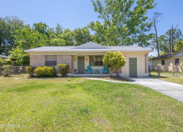 Property at 4532 Jade Dr E, Jacksonville, FL 32210, 3 beds, 2.5 baths