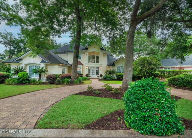 Property at 905 Shipwatch Dr E, Jacksonville, FL 32225, 4 beds, 3.5 baths