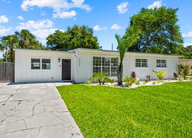 Property at 1717 Sunset Dr, Jacksonville Beach, FL 32250, 3 beds, 1 bath
