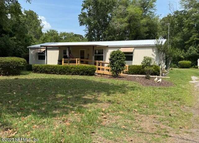 Property at 100 Waterway Ave, Satsuma, FL 32189, 3 beds, 2 baths