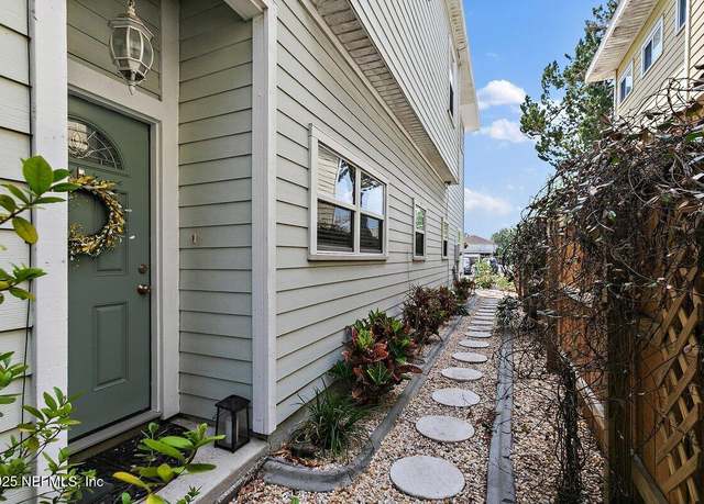 Property at 885 6th Ave S, Jacksonville Beach, FL 32250, 3 beds, 2.5 baths