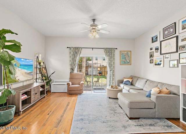 Property at 885 6th Ave S, Jacksonville Beach, FL 32250, 3 beds, 2.5 baths