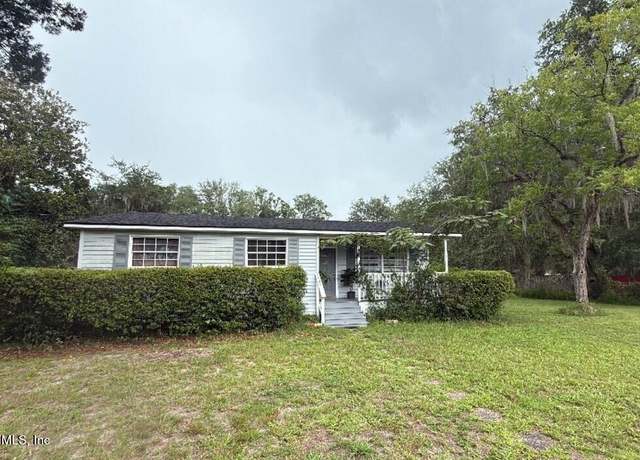 Property at 1631 Spruce St, Green Cove Springs, FL 32043, 3 beds, 1 bath