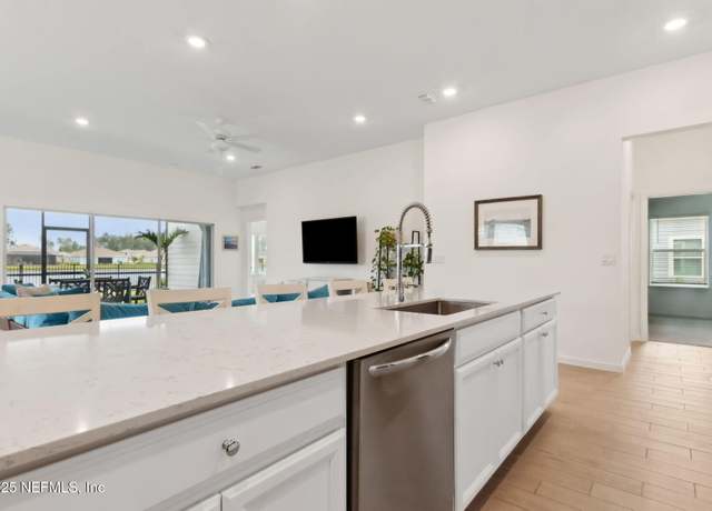 Property at 85541 Stonehurst Pkwy, Fernandina Beach, FL 32034, 4 beds, 3 baths