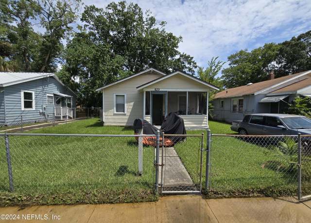 Property at 1639 W 16th St, Jacksonville, FL 32209, 2 beds, 1 bath