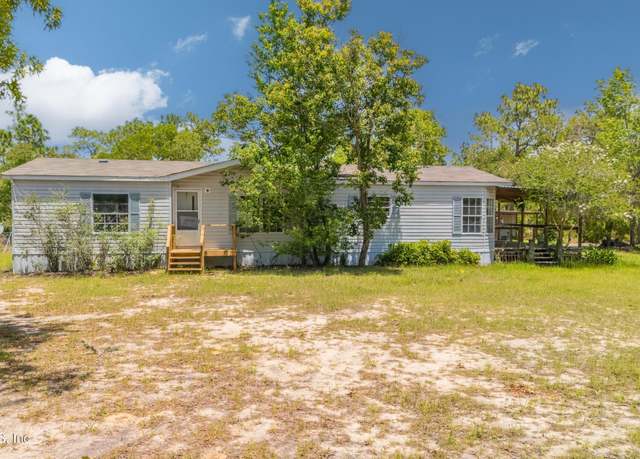 Property at 245 Whirlwind Loop, Hawthorne, FL 32640, 3 beds, 2 baths