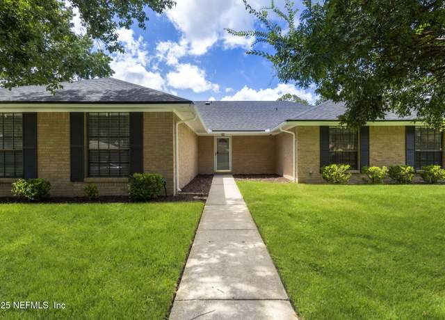 Property at 1550 Chelsea Pl, Orange Park, FL 32073, 4 beds, 2.5 baths