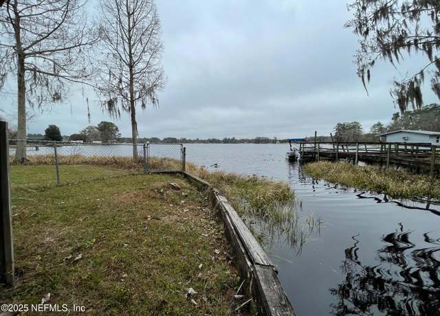 Property at 204 Lake Ida Point Dr, Interlachen, FL 32148, 3 beds, 2 baths