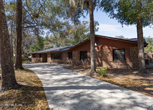 Property at 7700 Clover Ln, Keystone Heights, FL 32656, 4 beds, 3 baths