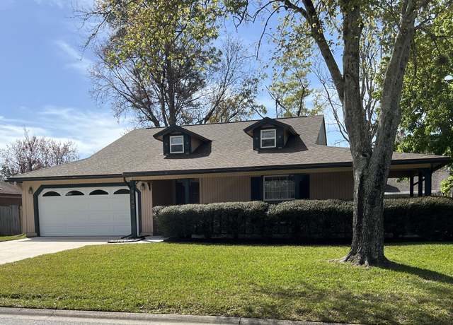 Property at 7342 Sweet Rose Ln, Jacksonville, FL 32244, 3 beds, 2 baths