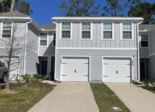 Property at 5957 Creekside Crossing Dr, Jacksonville, FL 32210, 3 beds, 2.5 baths