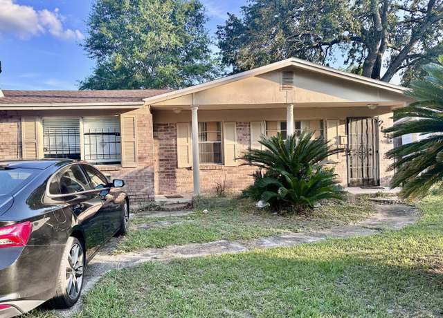 Property at 2556 W 28th St, Jacksonville, FL 32209, 3 beds, 2 baths