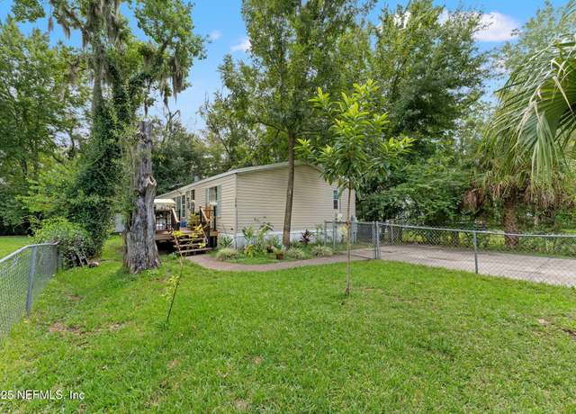 Property at 1215 Pangola Dr, Jacksonville, FL 32205, 3 beds, 2 baths