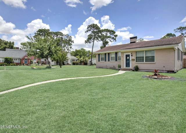 Property at 1105 South Shores Rd, Jacksonville, FL 32207, 2 beds, 2 baths