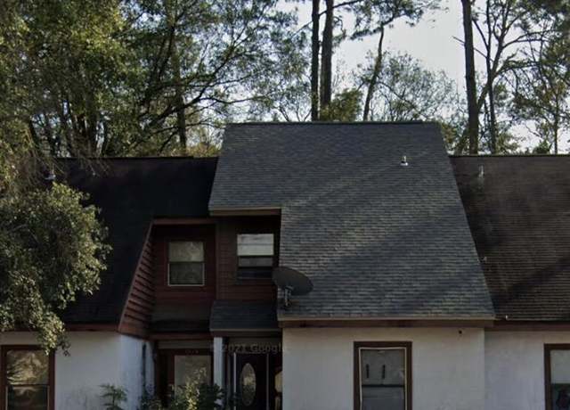 Property at 7676 Jana Ln S, Jacksonville, FL 32210, 3 beds, 2 baths