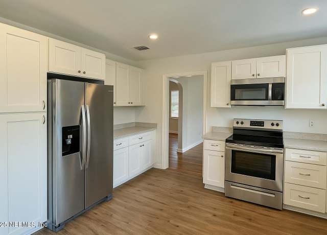 Property at 228 E 25th St, Jacksonville, FL 32206, 3 beds, 1 bath