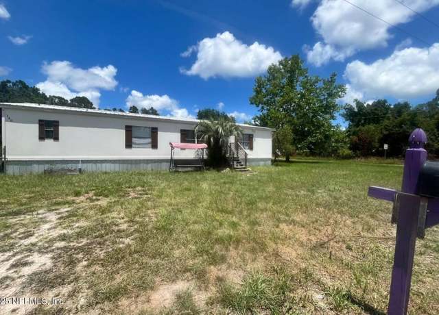 Property at 140 Kingfish Ave Ave, Palatka, FL 32177, 3 beds, 2 baths