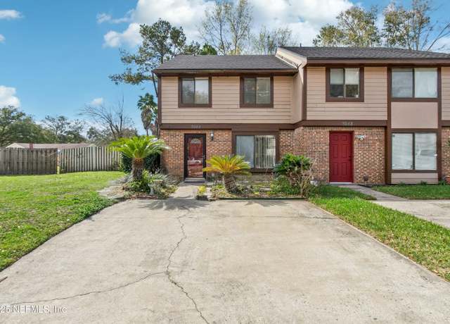 Property at 7042 Prestwick Cir S, Jacksonville, FL 32244, 3 beds, 1.5 baths