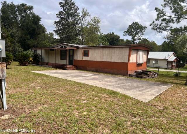 Property at 324 5th Way, Interlachen, FL 32148, 2 beds, 1.5 baths