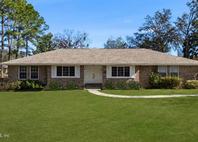 Property at 597 Pembridge Ct, Orange Park, FL 32073, 5 beds, 2 baths