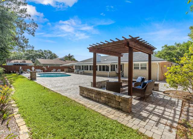 Property at 13049 Loblolly Ln N, Jacksonville, FL 32246, 4 beds, 3 baths