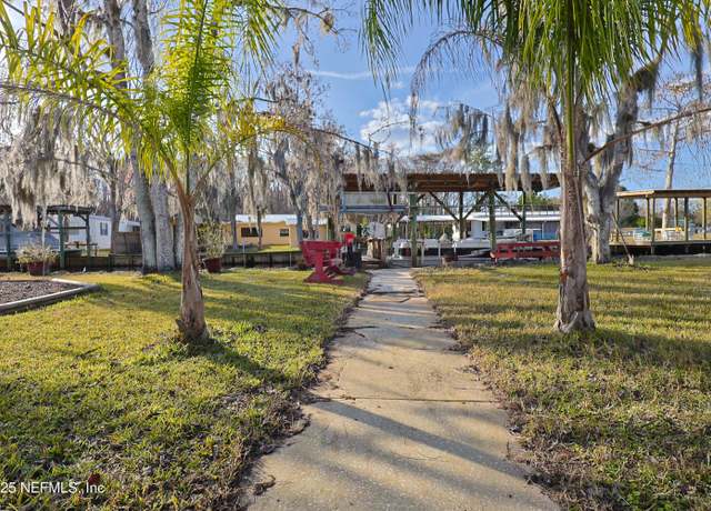 Property at 138 Edgewater Rd, Satsuma, FL 32189, 3 beds, 2 baths