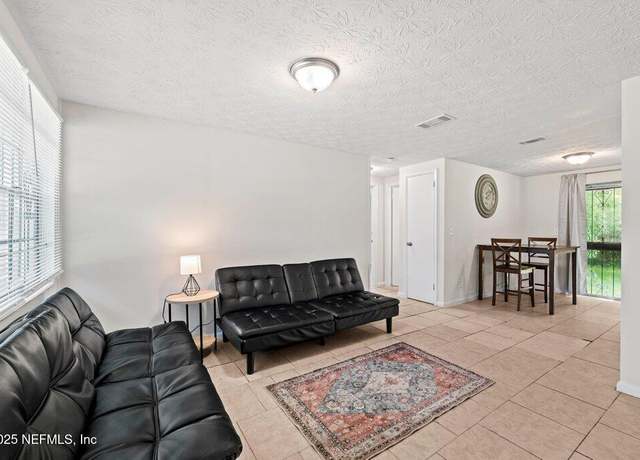 Property at 4504 Lincrest Dr S, Jacksonville, FL 32208, 3 beds, 2 baths
