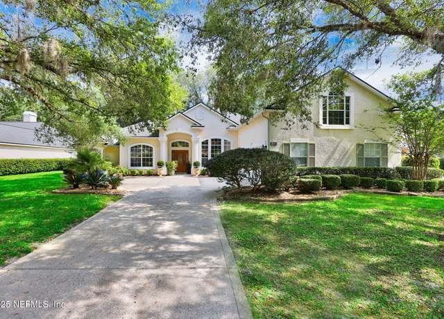 Property at 526 Oakmont Dr, Orange Park, FL 32073, 5 beds, 4 baths