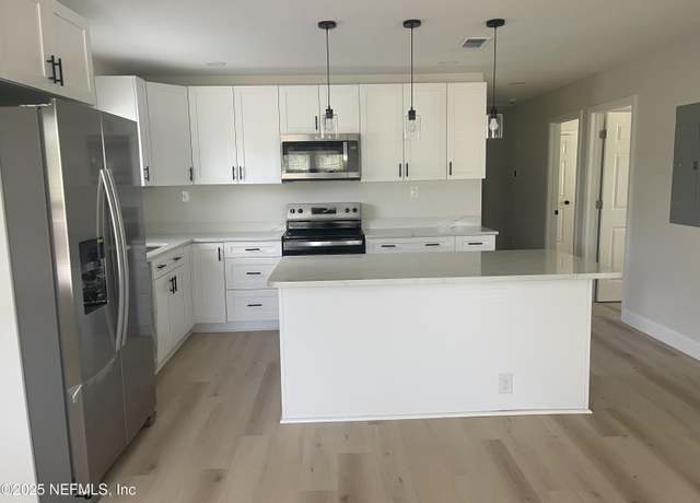 Property at 1046 Line St, Jacksonville, FL 32209, 4 beds, 2 baths