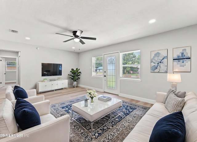 Property at 111 Ashley Dr, Palatka, FL 32177, 4 beds, 2.5 baths