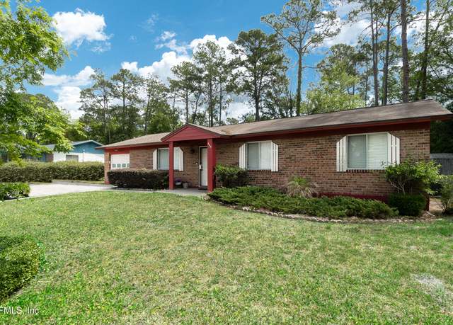 Property at 299 Pearwood Cir, Middleburg, FL 32068, 3 beds, 2 baths