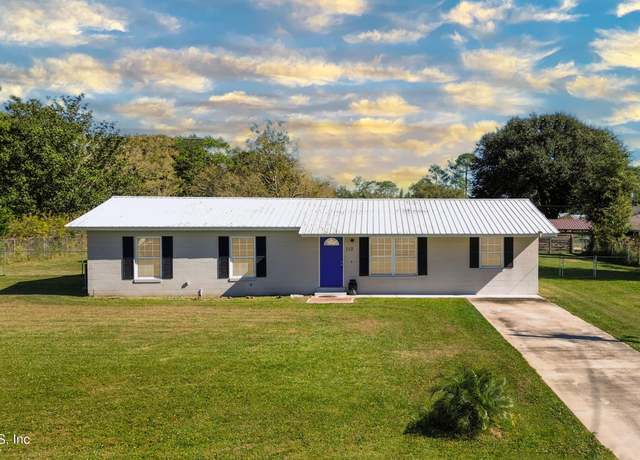 Property at 110 E Rellim Dr, Palatka, FL 32177, 3 beds, 2 baths