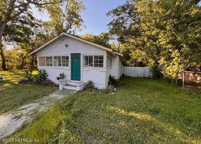 Property at 2941 W 5th St, Jacksonville, FL 32254, 3 beds, 2 baths